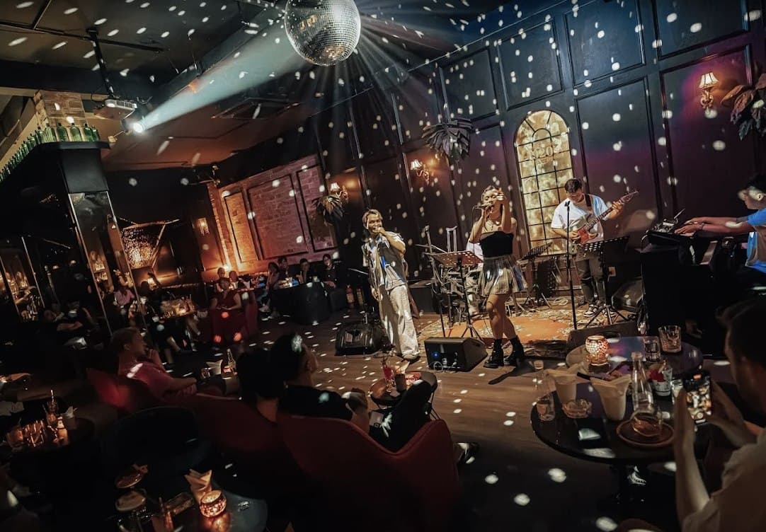 The 1920s Lounge