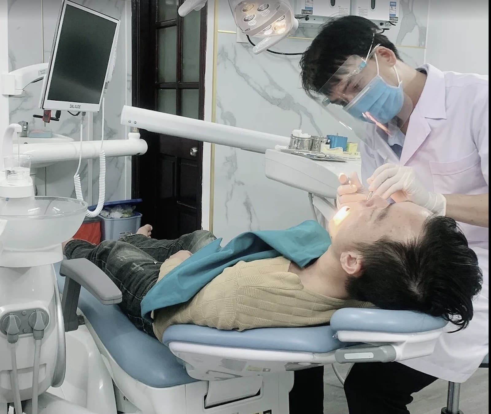 Ann Dentist in Da Nang