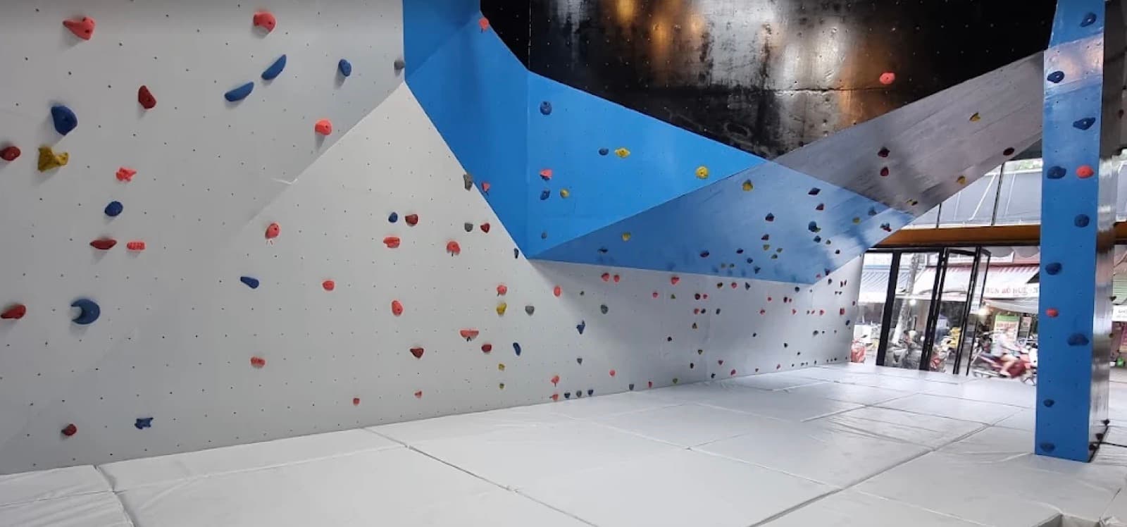 Groups, Kids And Teams at Danang Climbing Gym