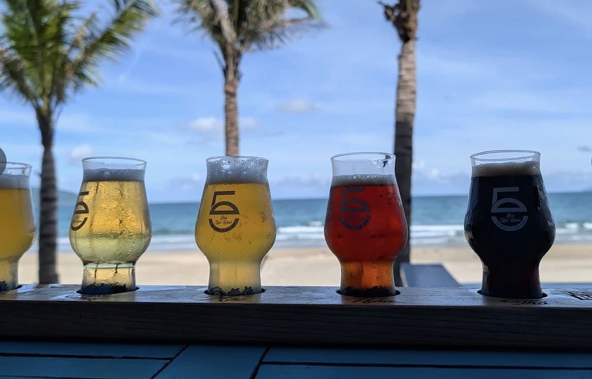 Da Nang beach and city life