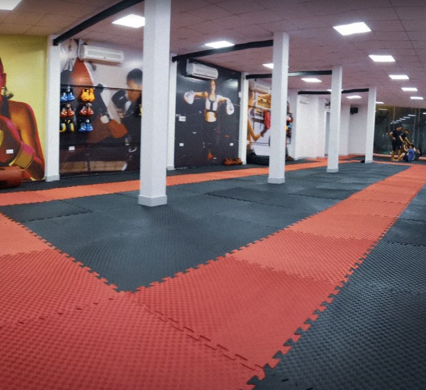 MMA Gym Đà Nẵng, training on the gym floor