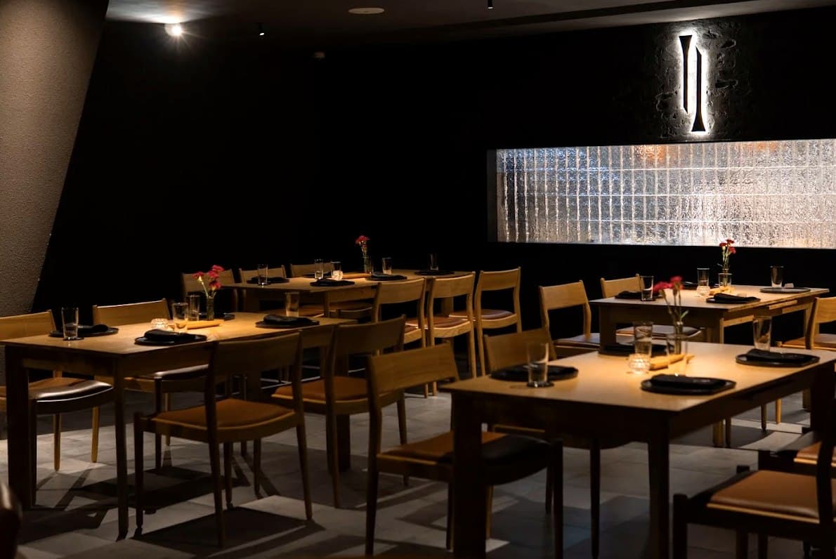 Nén Danang dining room
