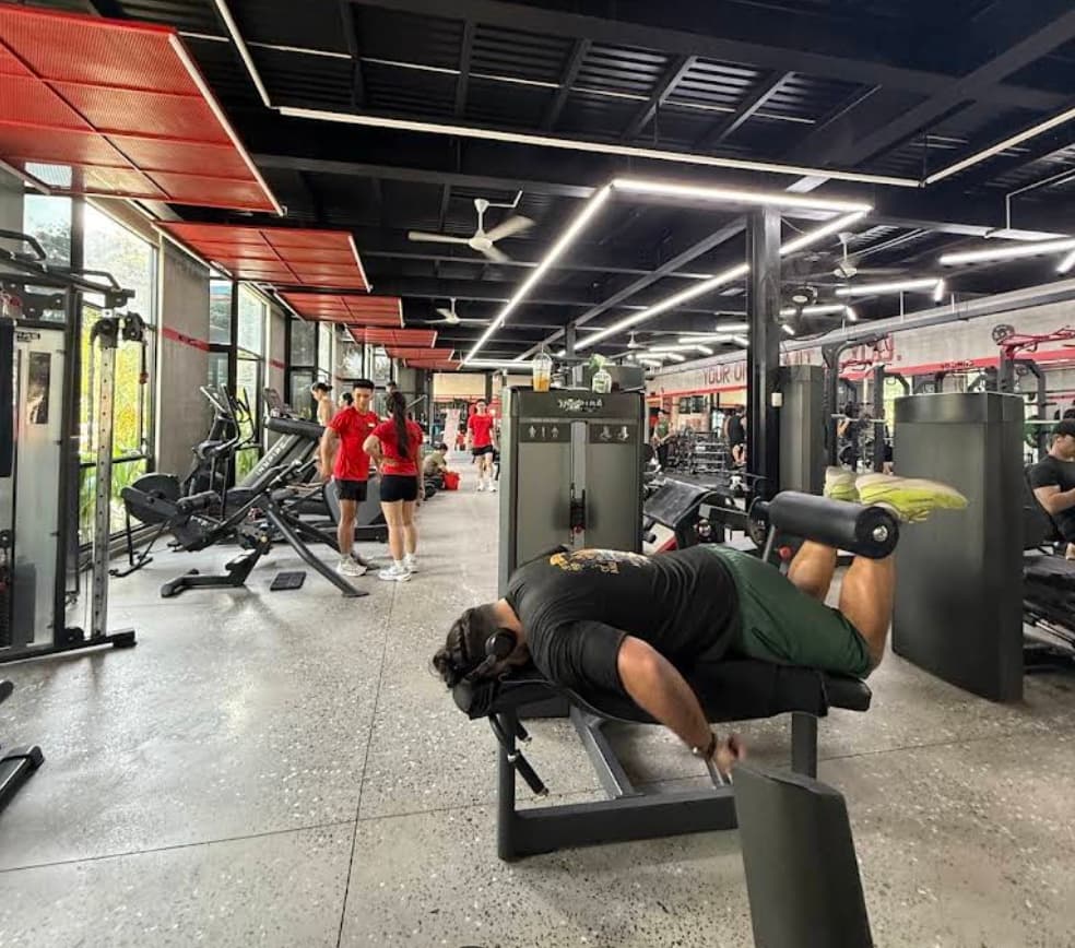 The machines floor full of members training at No Limits Fitness & Yoga