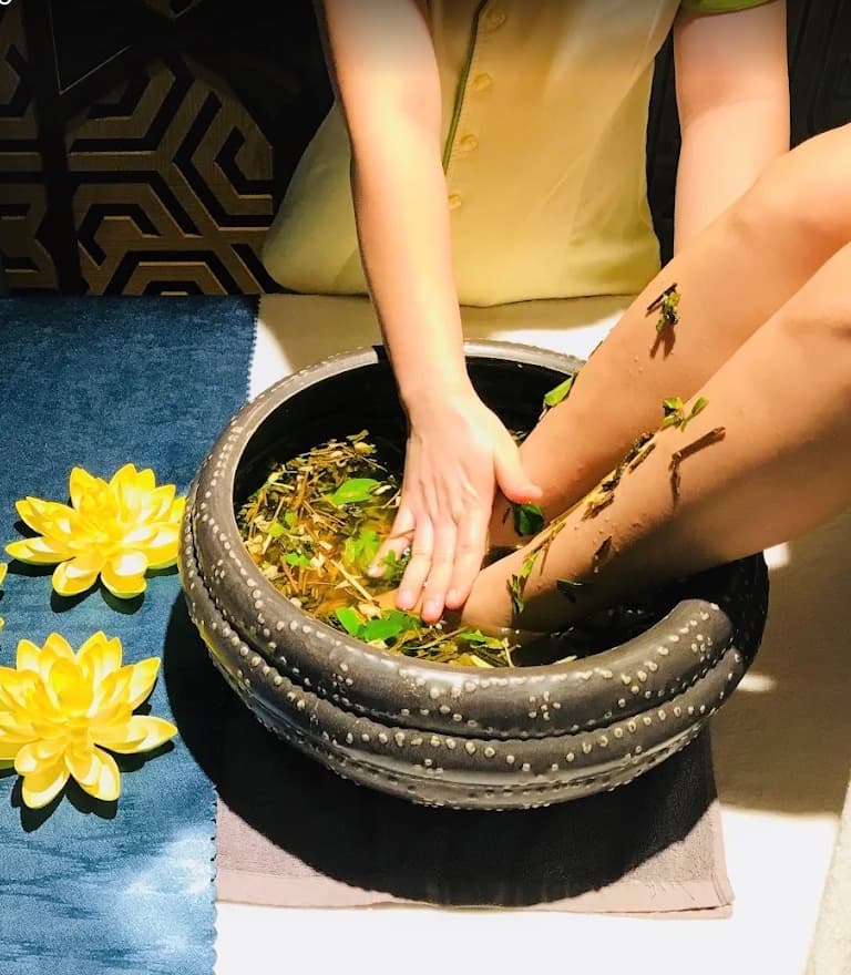 Four Hands Massage
