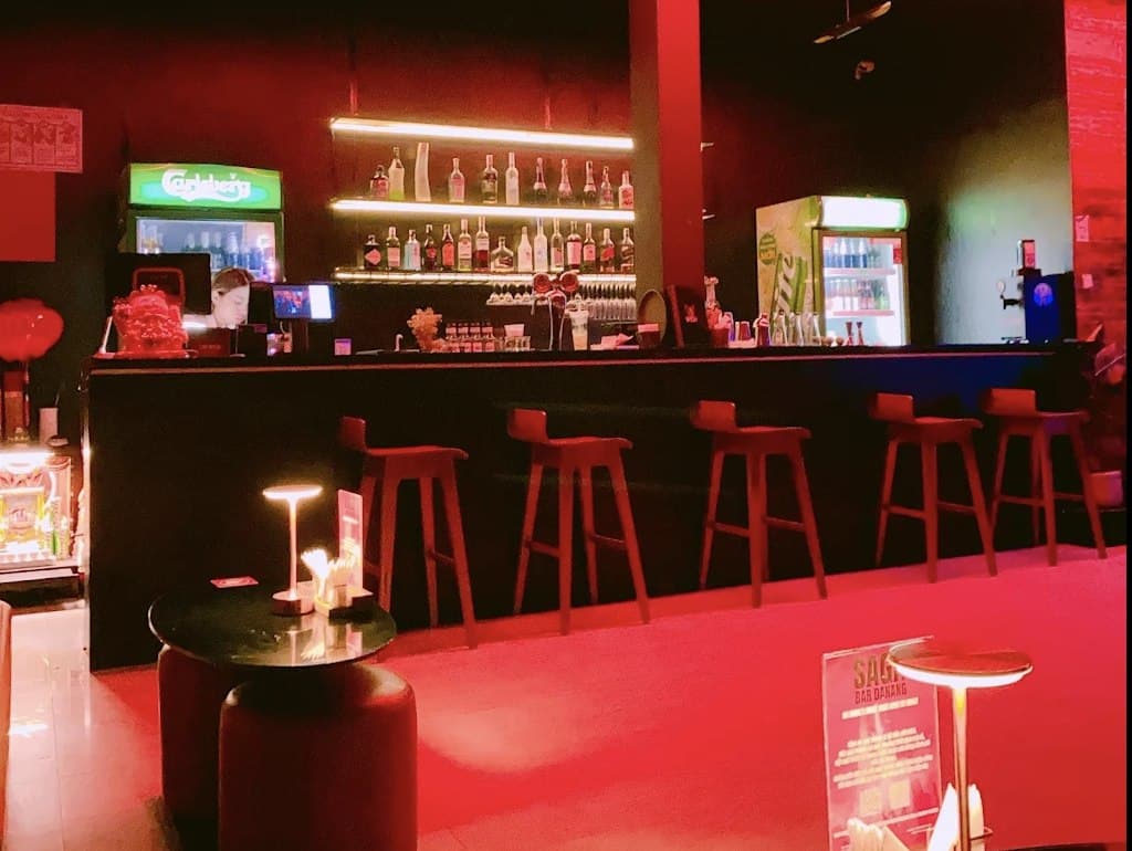 SAGA, Bar tầng hầm, Đà Nẵng