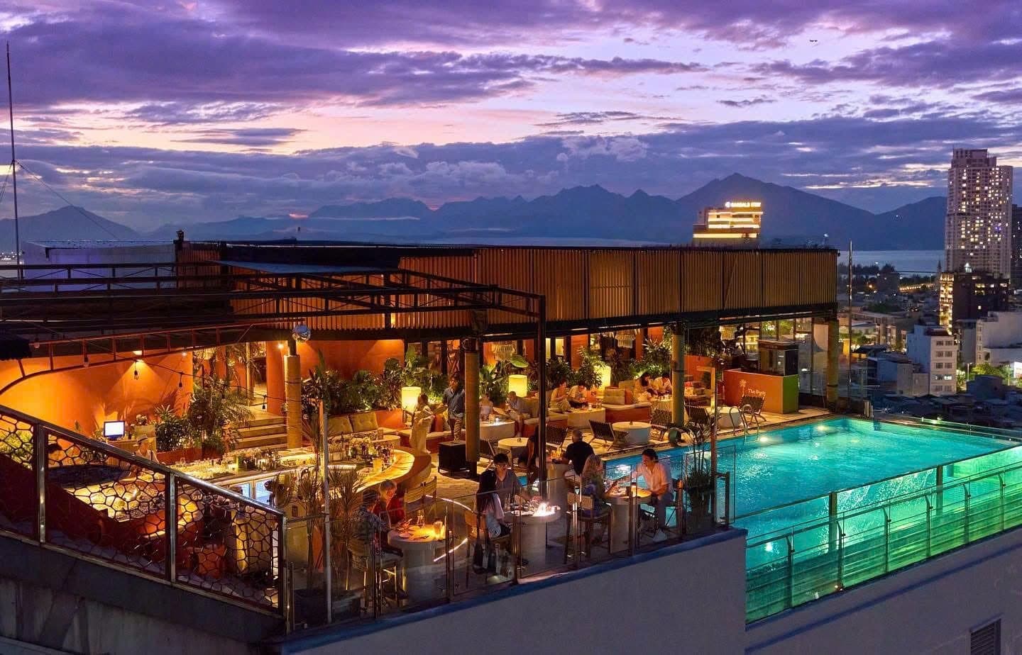 The Gypsy Rooftop Restaurant & Bar, ăn & uống ở Đà Nẵng